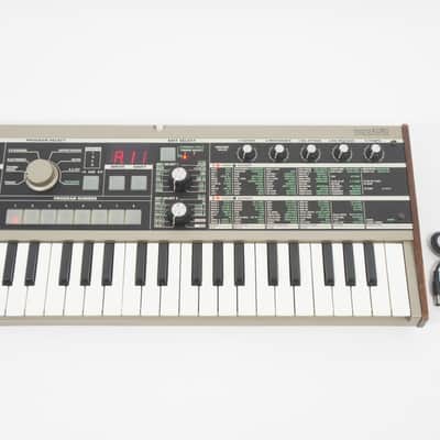 [SALE Ends June 22] KORG microKORG Analog Modeling Keyboard Synthesizer Vocoder w/ 100-240V PSU
