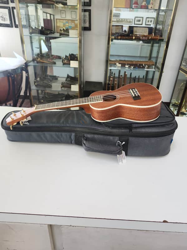 Lanikai LU22CGC Concert Ukulele