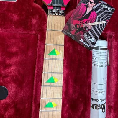 Ibanez JEM777-SK Limited Edition 30th Anniversary Steve Vai Signature 2017 - Shocking Pink image 3