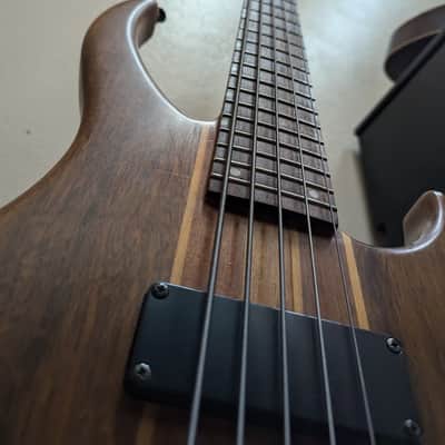 Peavey Grind Bass 5 NTB 5-String Neck-Thru Electric Bass - Mahogany image 4
