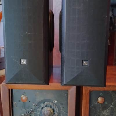 Acoustic Research 308 HO large bookshelf speakers in excellent condition - 1990's image 2