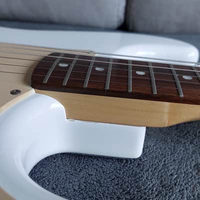 Squier Tom DeLonge Stratocaster 2001 - 2003 - White image 8