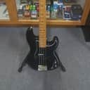 Squier Matt Freeman P Bass Gloss Black