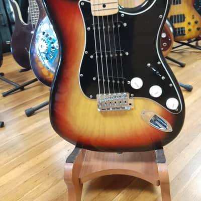 Fender Stratocaster with 3-Bolt Neck, Maple Fretboard -1976 - Sunburst image 2