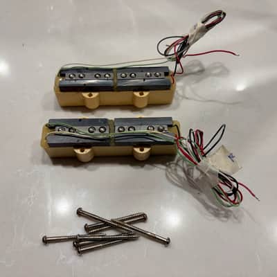DiMarzio DP123CR Model J Neck & Bridge Set  - Cream image 2