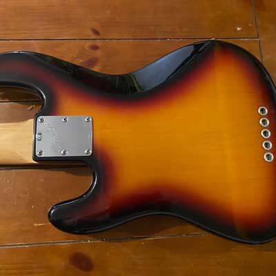 Fender Roscoe Beck Artist Series Signature Bass V sunburst with OHSC image 11