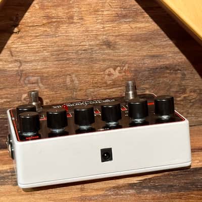 Electro-Harmonix DELUXE BIG MUFF PI FUZZ / DISTORTION / SUSTAINER image 3