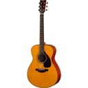 Yamaha Concert-Style Acoustic Guitar  With Gloss Finish; Made In Japan; Solid Sitka Spruce Top; Solid Mahogany Back And Sides; Hardshell Case