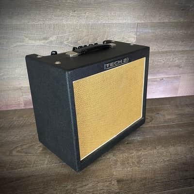 Tech 21 Trademark 10 (TM10) 10-Watt 1x8" Combo Amp - USED image 4