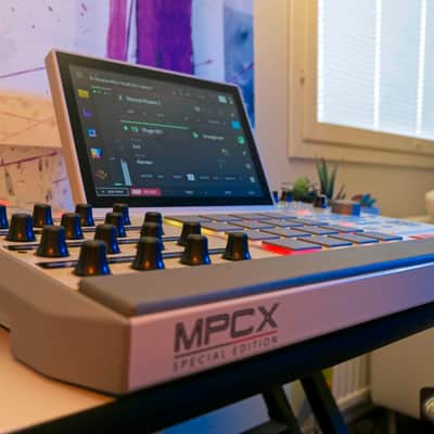 Akai MPC X Special Edition Standalone Sampler incl. MPC Pro Pack upgrade image 12