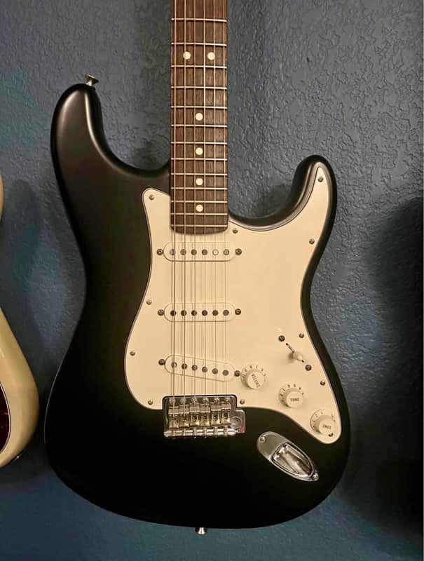 Fender Highway One Stratocaster with Maple Fretboard