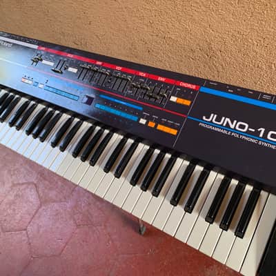 Roland Juno-106 61-Key Programmable Polyphonic Synthesizer image 2