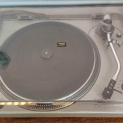 Technics SL1500 turntable in excellent condition serviced - 1980's image 6