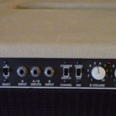 Fender Custom Shop Rumble 300 Bass Head  and  Sub Cabinet 1995 Blonde image 4