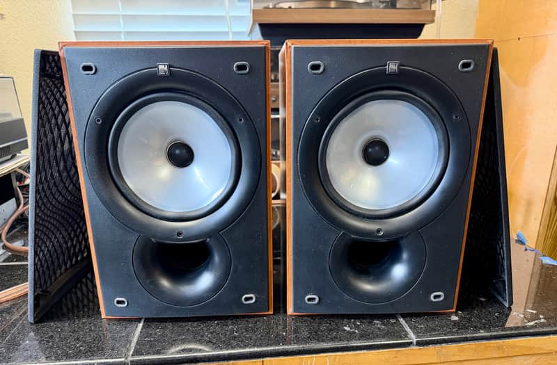 KEF Q15.2 Bookshelf Speakers 100W Bi-Wired Cherry; Tested SEE VIDEO