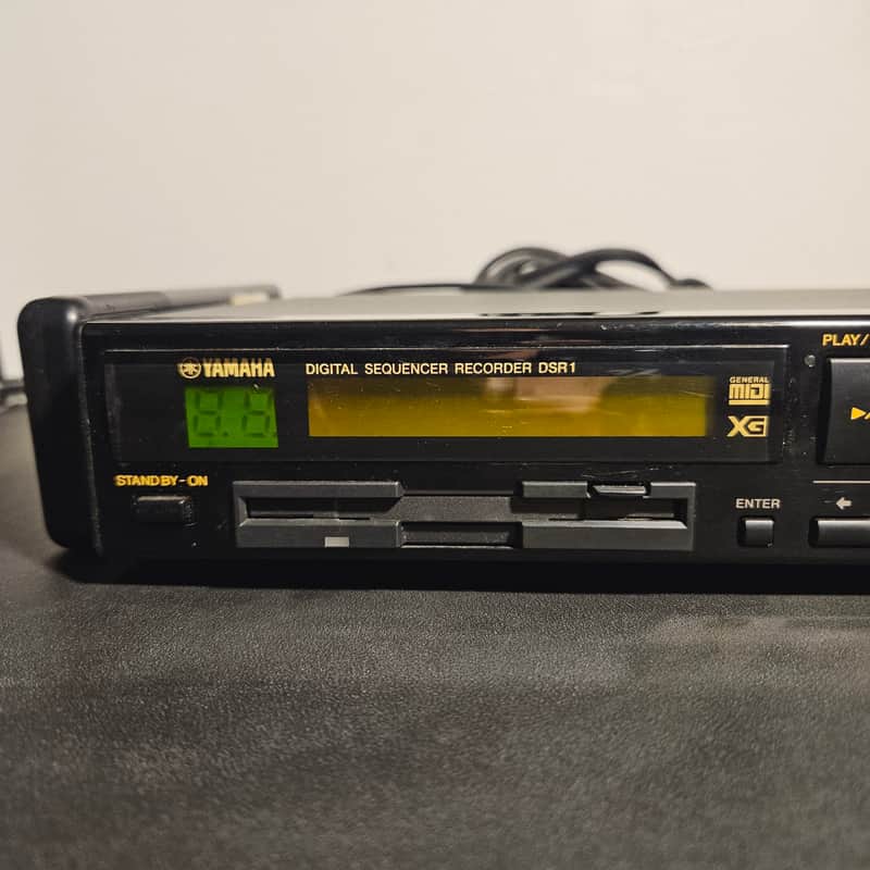 Yamaha Disklavier DSR1 Digital Sequencer Recorder With 2 Original 5 Pin DIN Cables And Remote image 1