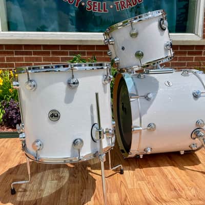 DW Collector's Series Pure Maple Standard 4pc Drum Set White Glass Glitter 22/10/12/16 image 3