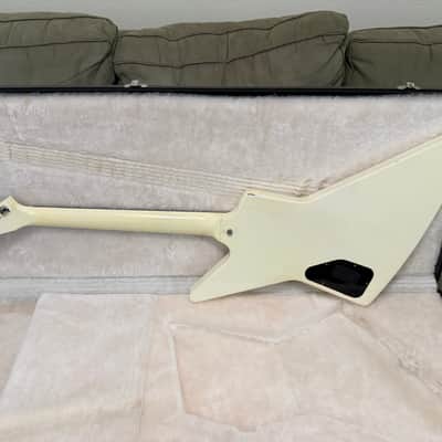 Gibson Guitar Of The Week #47 '84 Explorer Reissue 2007 - Alpine White image 6