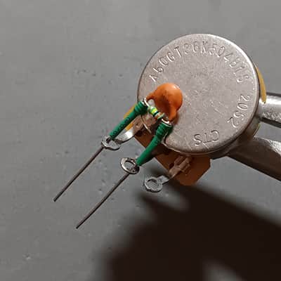 Treble Bleed "DiMarzio" "SMALLS" 560pF Ceramic capacitor, 300K TBK MICRO Metal Film resistor image 2