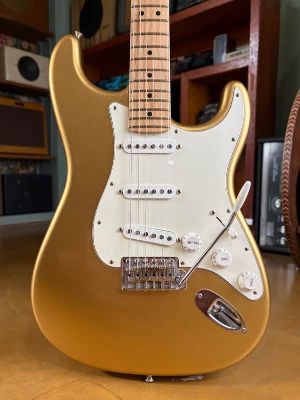 Fender FSR American Special Stratocaster with Matching Headstock