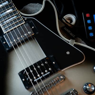 Gibson Custom Shop Les Paul Custom – 2011 – Silverburst – Near Mint Condition – w/ Original Hardcase, COA & Case Candy image 14