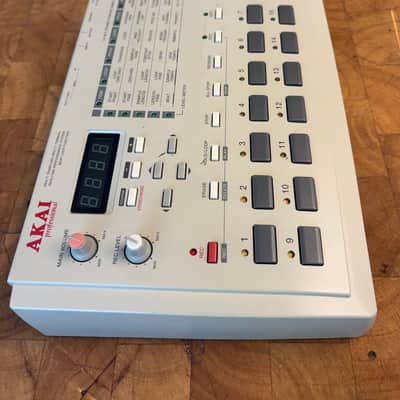 Akai S20 Stereo Phrase Sampler 1997 - White- SERVICED - MAXED image 14