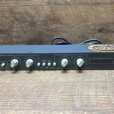 Revive Audio Modified: Symetrix 501, Mono, Compressor/limiter, Smooth! image 4