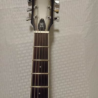 Dunable R2 DE 2022 - Silverburst w/ Upgraded Tuners & Straplocks image 4