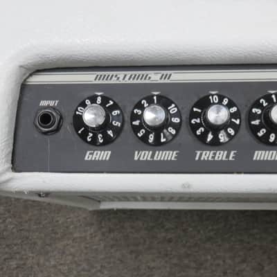 Fender Mustang III V.2 100-Watt 1x12" Modeling Guitar Combo 2015 - Snow White image 10