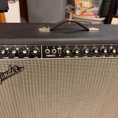 Fender '65 Twin Reverb Reissue 85-Watt 2x12" Guitar Combo 1991 - Present Black image 2