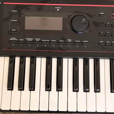 Roland Juno DS61 Synthesizer 2018 - Present - Black image 3