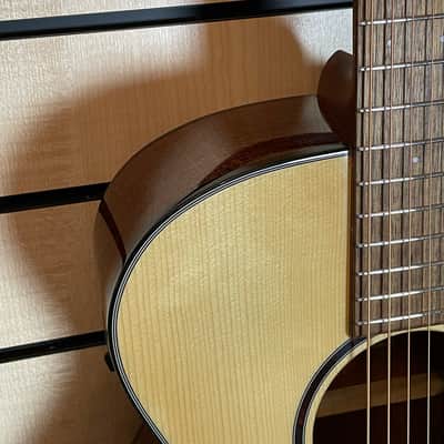 Breedlove Discovery S Concert CE NT Natural Highgloss Acoustic Guitar image 6