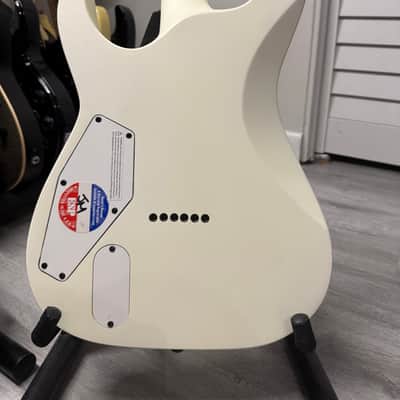 ESP LTD M-HT Arctic Metal 2021 - Present - Snow White Satin image 8