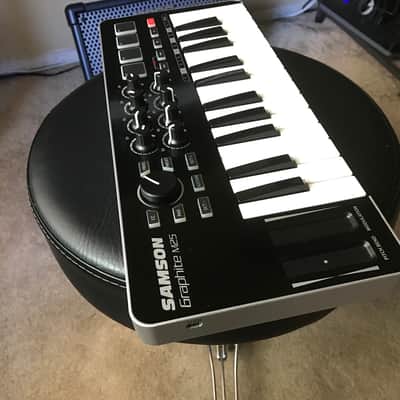 Samson Graphite M25 Mobile Mini USB MIDI Controller 2010s - Black/White image 4