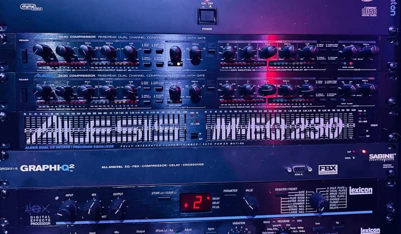 Alesis 3630 Dual-Channel Compressor / Limiter with Gate | Reverb