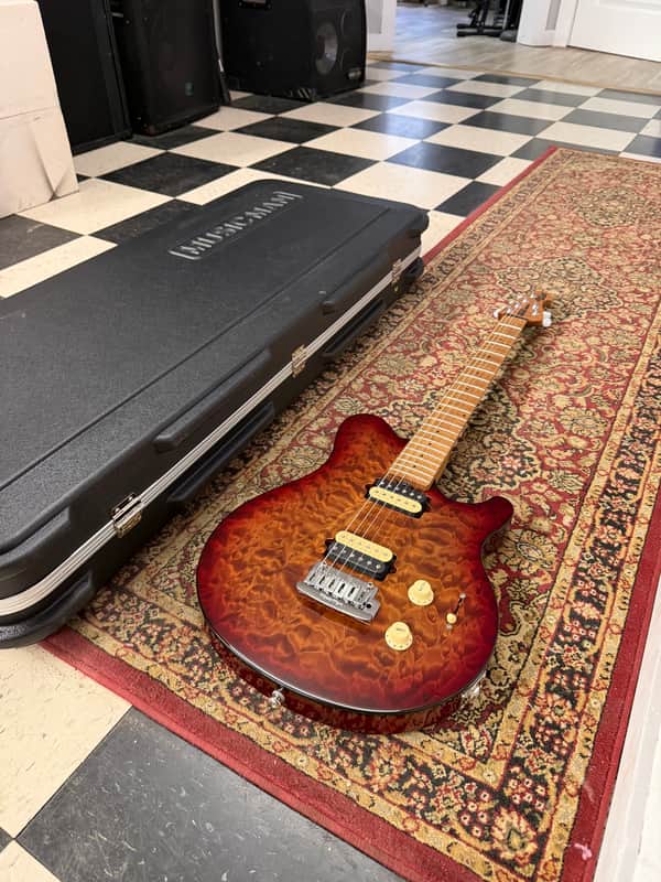 Ernie Ball Music Man Axis Super Sport HH Tremolo