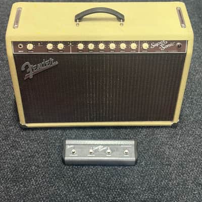 Fender Super-Sonic 22 2-Channel 22-Watt 1x12" Guitar Combo 2010 - Present - Blonde image 3