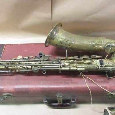 Buescher Silvertone Alto Saxophone, USA, with case/neck/MP, acceptable condition image 2
