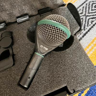 AKG D112 Large-Diaphragm Dynamic Kick Drum Microphone 2010s - Black image 2