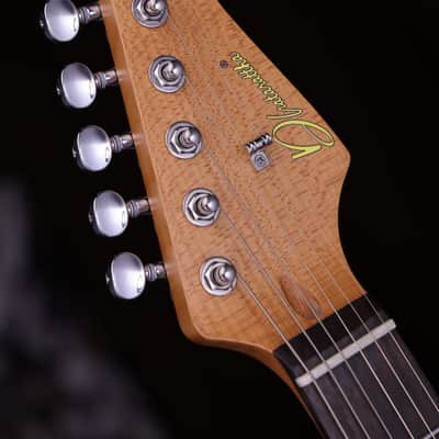 Dhatarattha SSS Strat-Style – Aged Cream Nitro Relic image 7