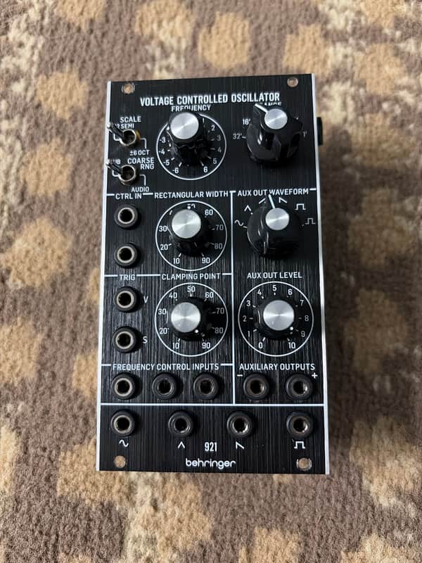 Behringer 921 Voltage Controlled Oscillator Eurorack Synthesizer Module 2020 - Present - Black image 1