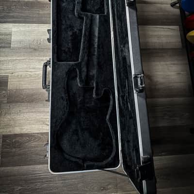 Fender TSA 002 Molded ABS Hard Shell Bass Guitar Case image 6