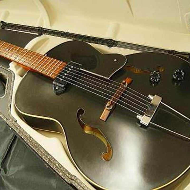 Godin 5TH AVENUE BLACK SG Finish