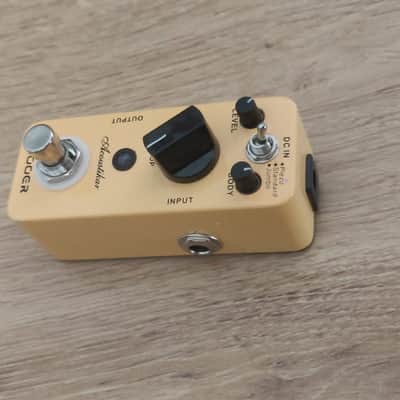 Mooer MAC1 Acoustikar 2010s - Cream image 1