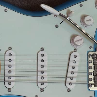 Fender American Professional Classic Stratocaster w/Deluxe Fender Gig Bag, COA, & Case Candy - 2025 Model in Faded Lake Placid Blue image 3
