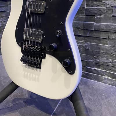 Schecter - Sun Valley - Super Shredder FR - Gloss White image 3