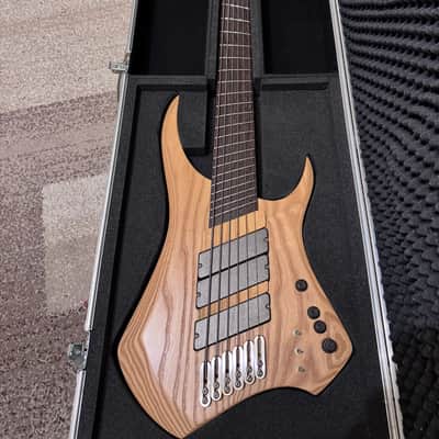 P.Kamecki 6 string multiscale bass image 2