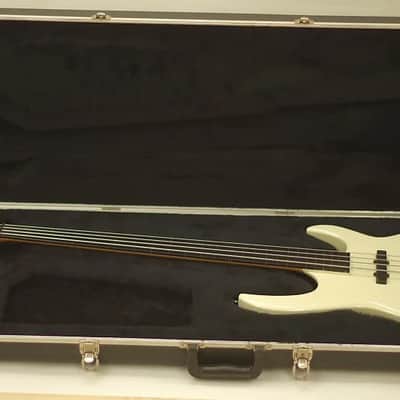 Carvin LB-70 1991 Fretless (w/ original hard-shell case) image 3