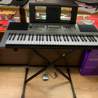 Yamaha PSR-E353 61-Key Portable Keyboard
