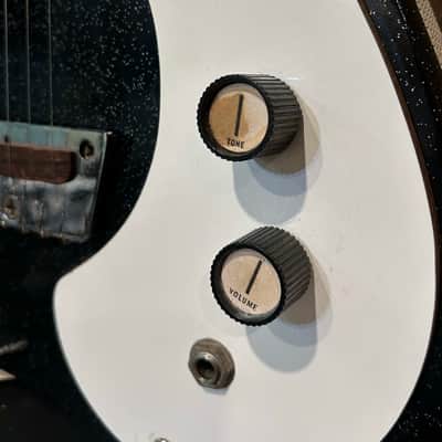 Silvertone 1448 With Case Amp 1962 - 1967 - Black image 14
